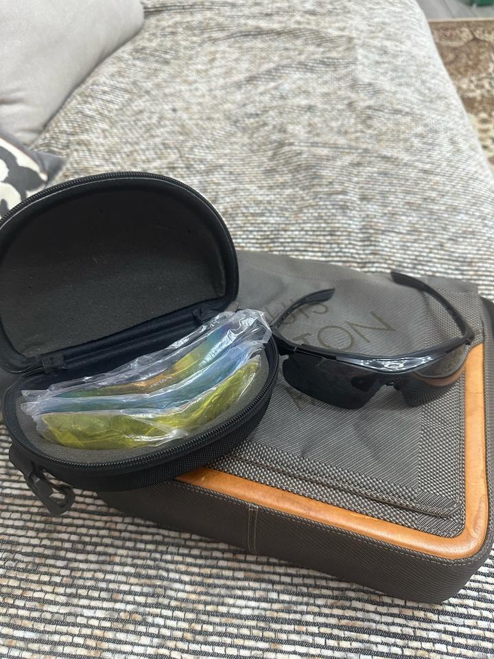 Спортивные очки Oakley