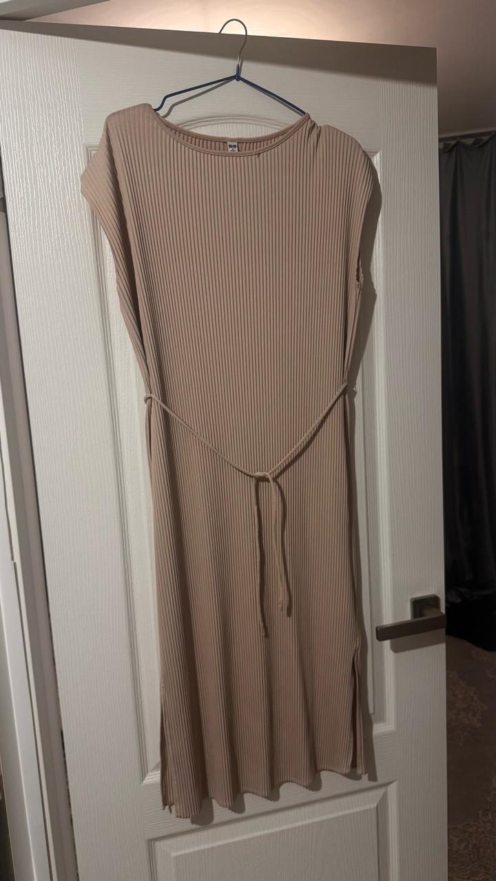 Платье Uniqlo