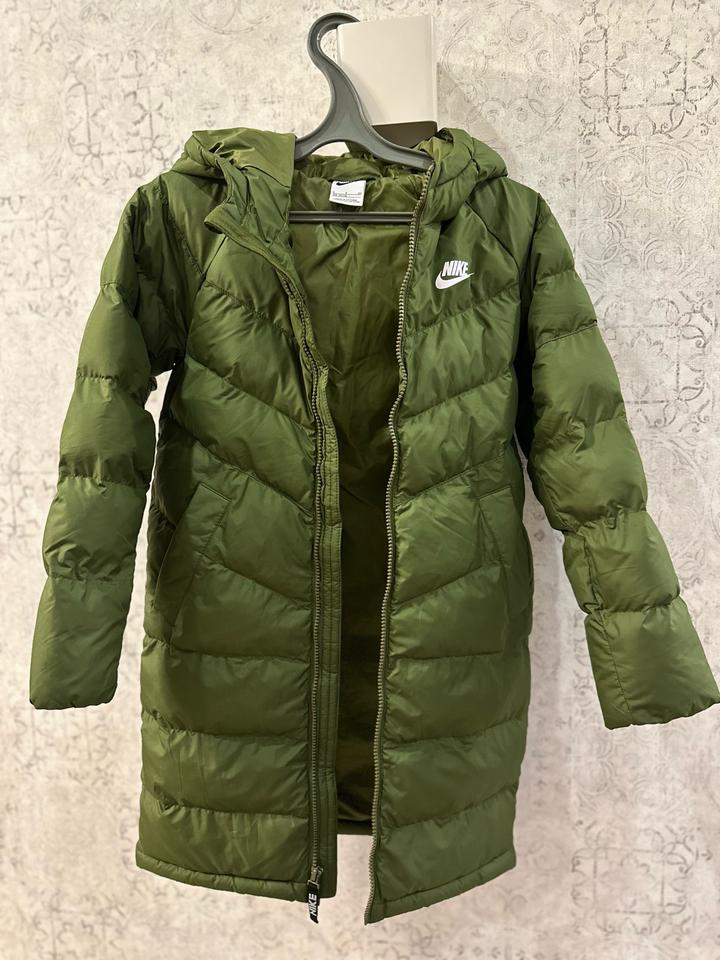 Nike пуховик детский 128-137 см