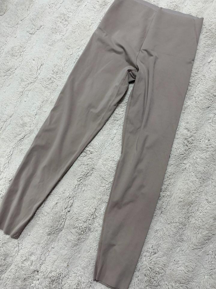 Брюки женские Primark серые облегающие