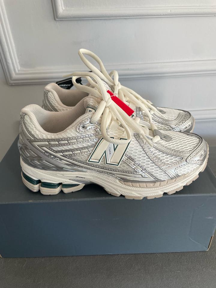 Кроссовки New Balance 1906R
