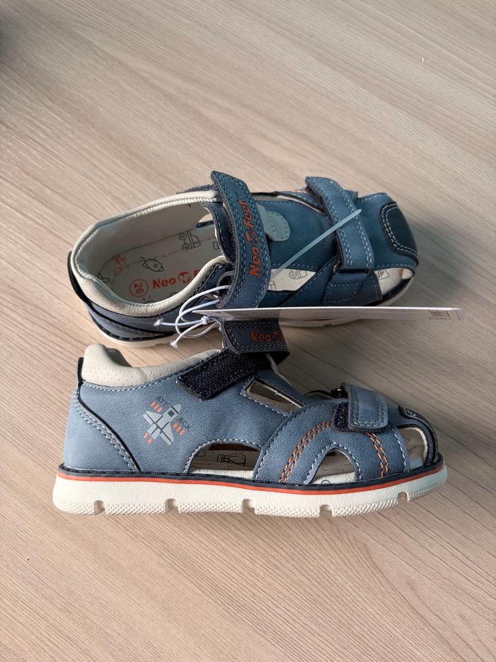 neo feet