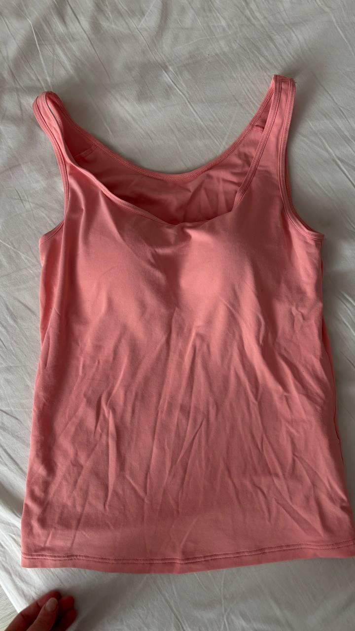 Майка Uniqlo AIRism со встроенным бра