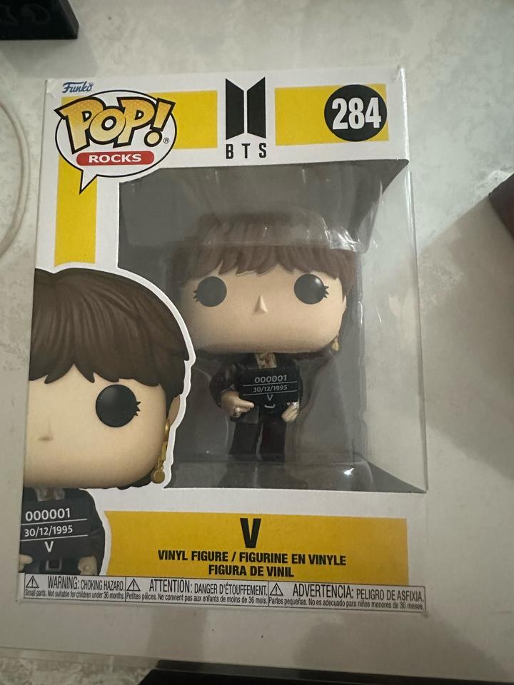 Коллекционная фигурка Funko POP! Rocks BTS V 284