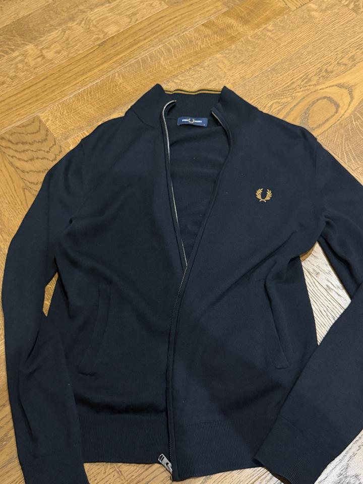 Кардиган Fred Perry на молнии