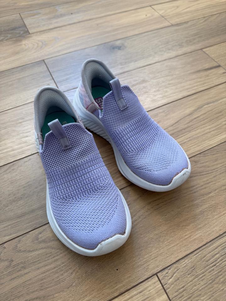 Skechers