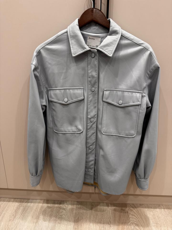 Bershka Продам рубашку из эко-кожи