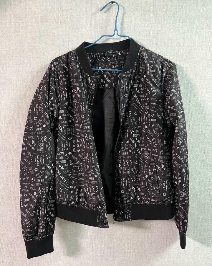 H&M Бомбер с принтом