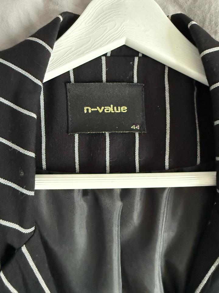 n-value Пиджак