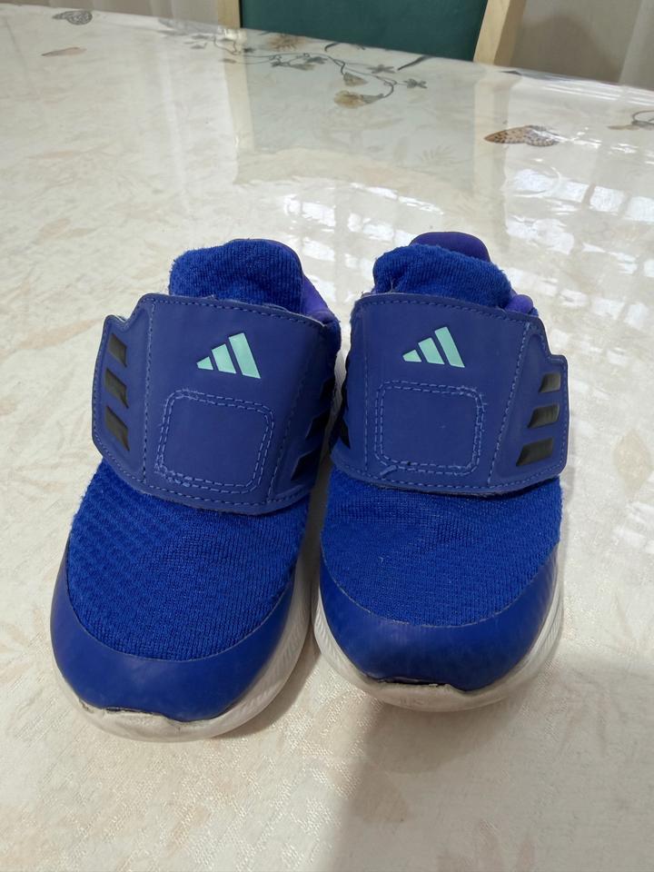 Кроссовки adidas