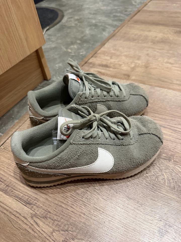 Кроссовки Nike