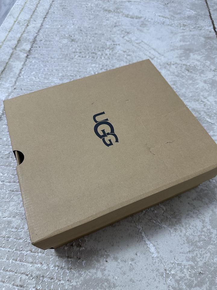 UGG