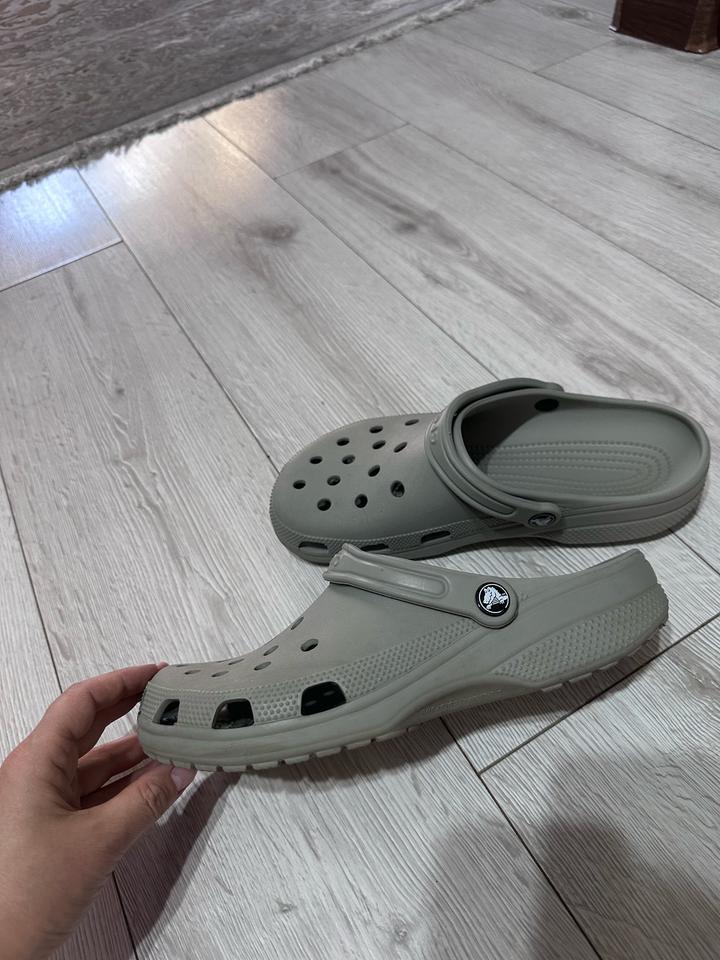 Crocs