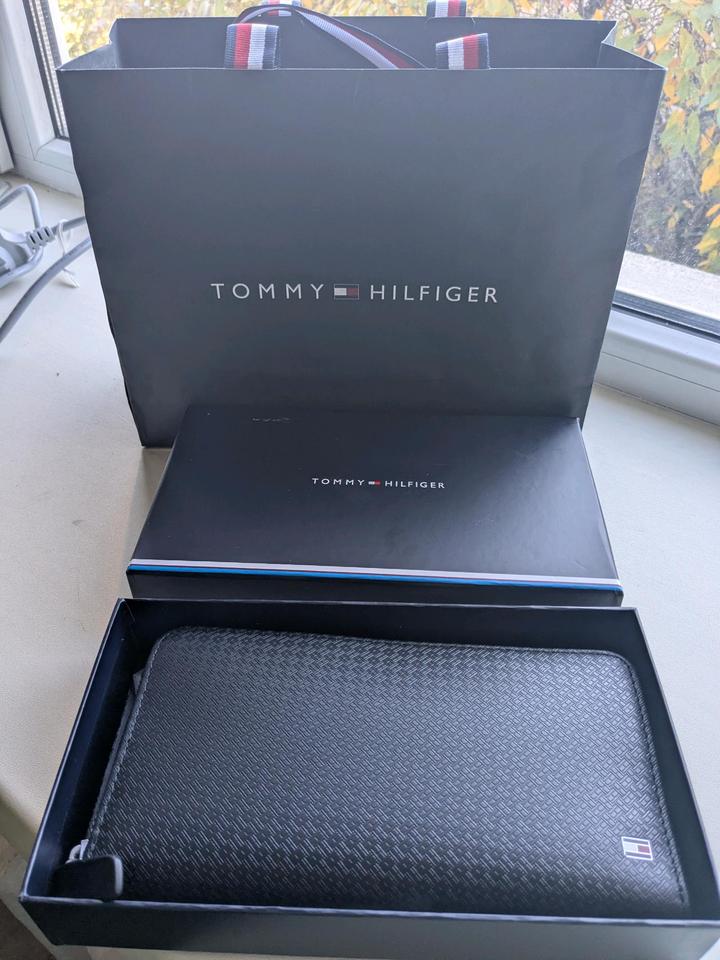 Кошелёк новый Tommy Hilfiger