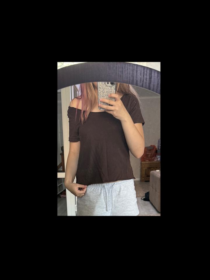 коричнева футболка bershka