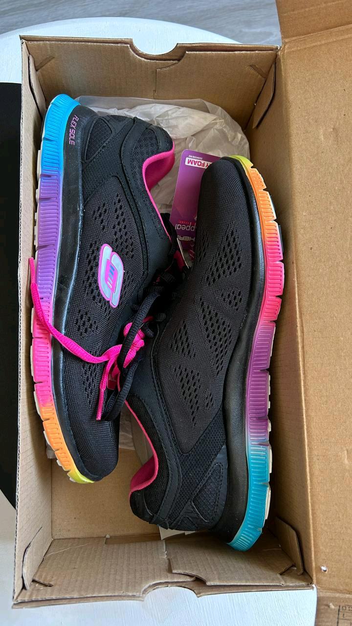 Skechers