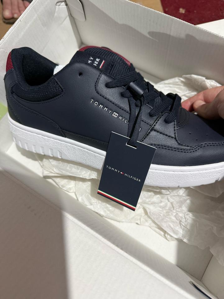Tommy Hilfiger