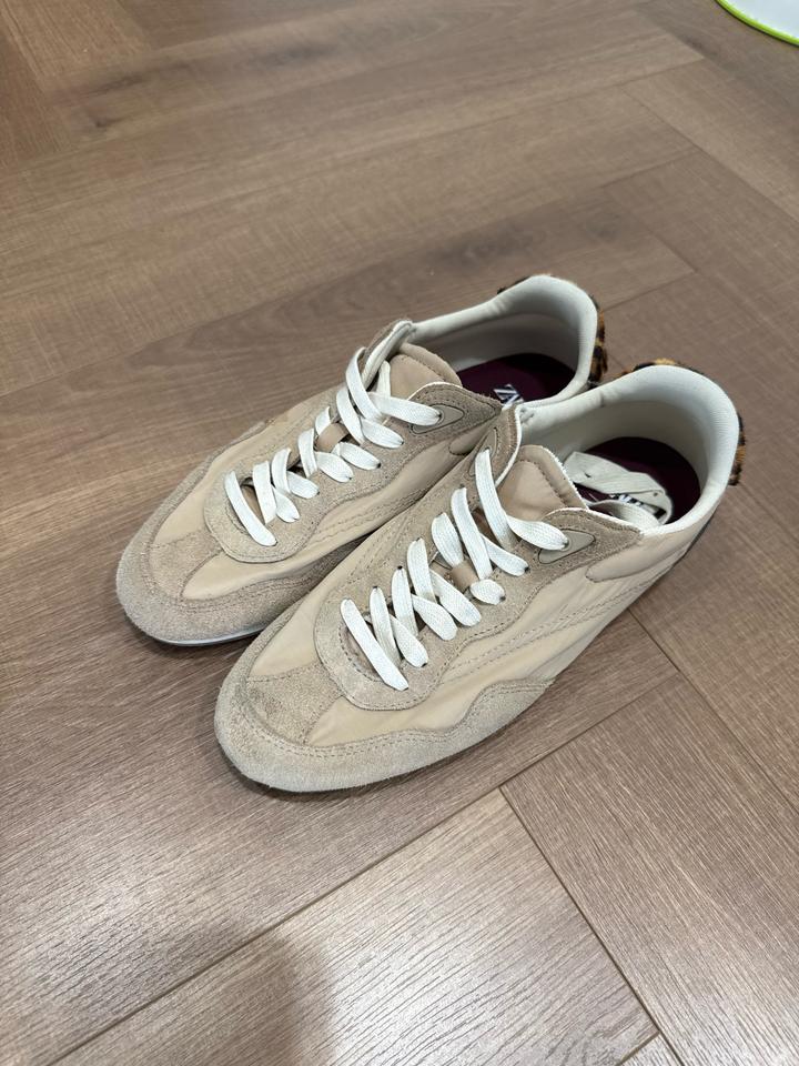 Кроссовки ZARA