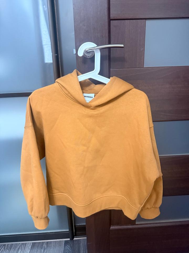 Худи Bershka