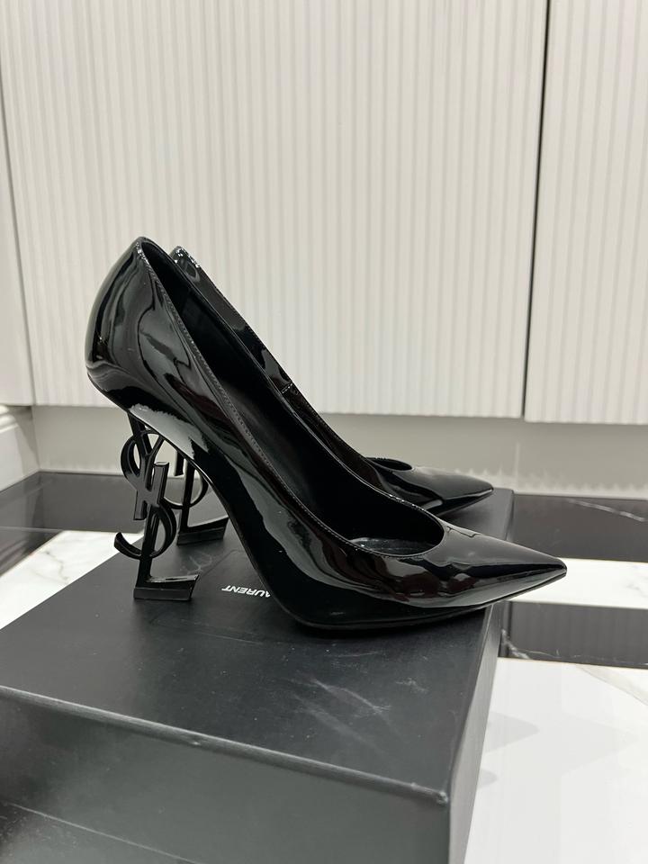 Yves Saint Laurent