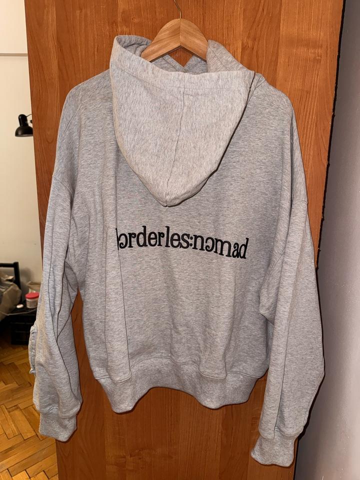 Borderless nomad