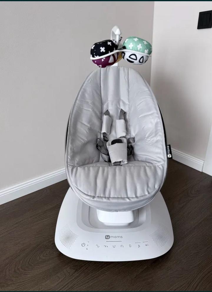 4moms MamaRoo 5 + вкладыш для новорожденного, состояние нового, упаковка