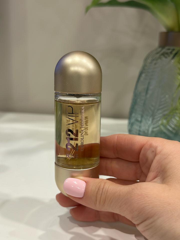 Парфюм Carolina Herrera 212 VIP Rose