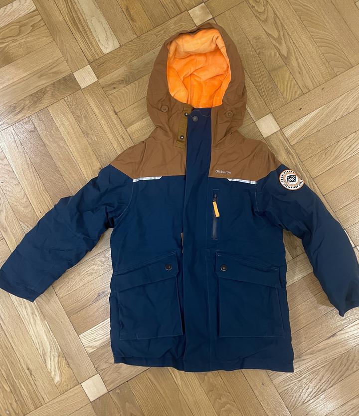 DECATHLON Куртка теплая зимняя на 7-8 лет