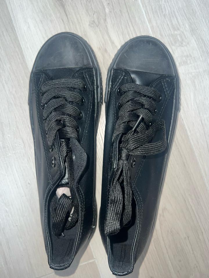 Ideal Shoes