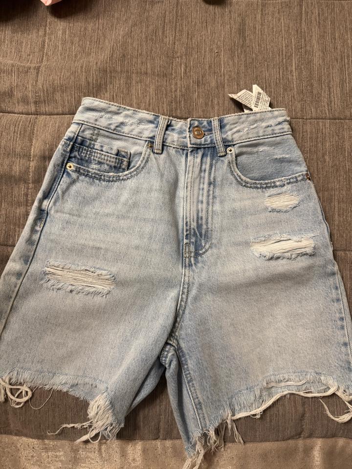 Джинсовые шорты Stradivarius