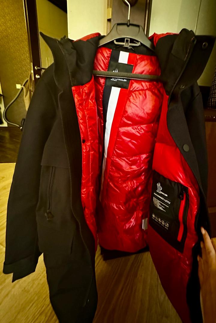 Пуховик Moncler