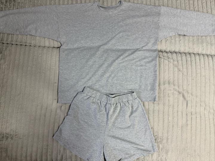 Женский спортивный костюм