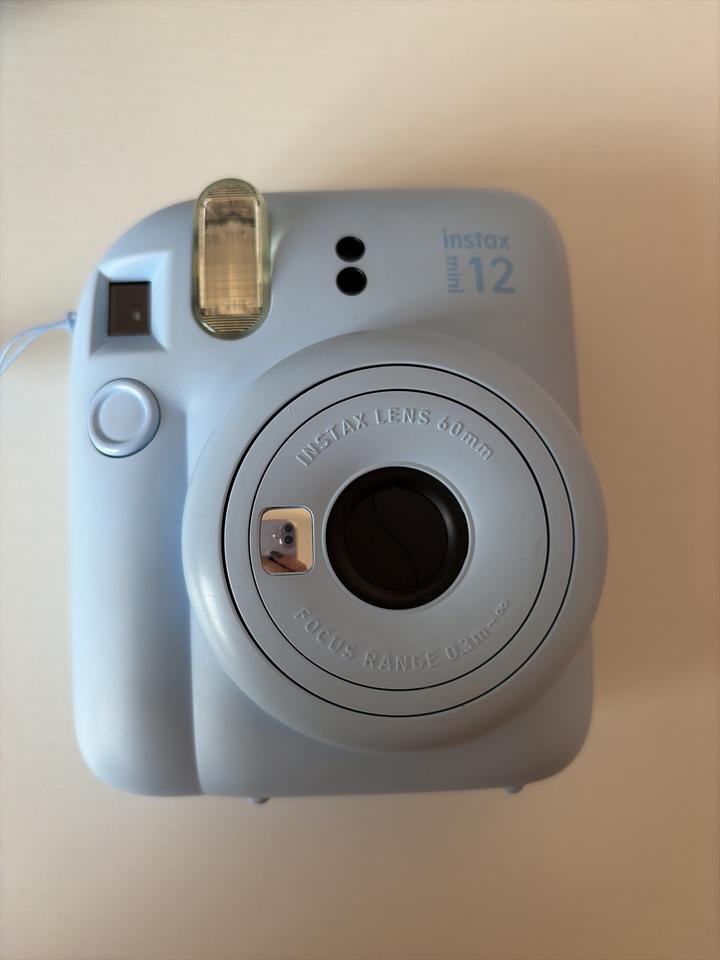 Фотоаппарат моментальной печати Fujifilm Instax Mini 12