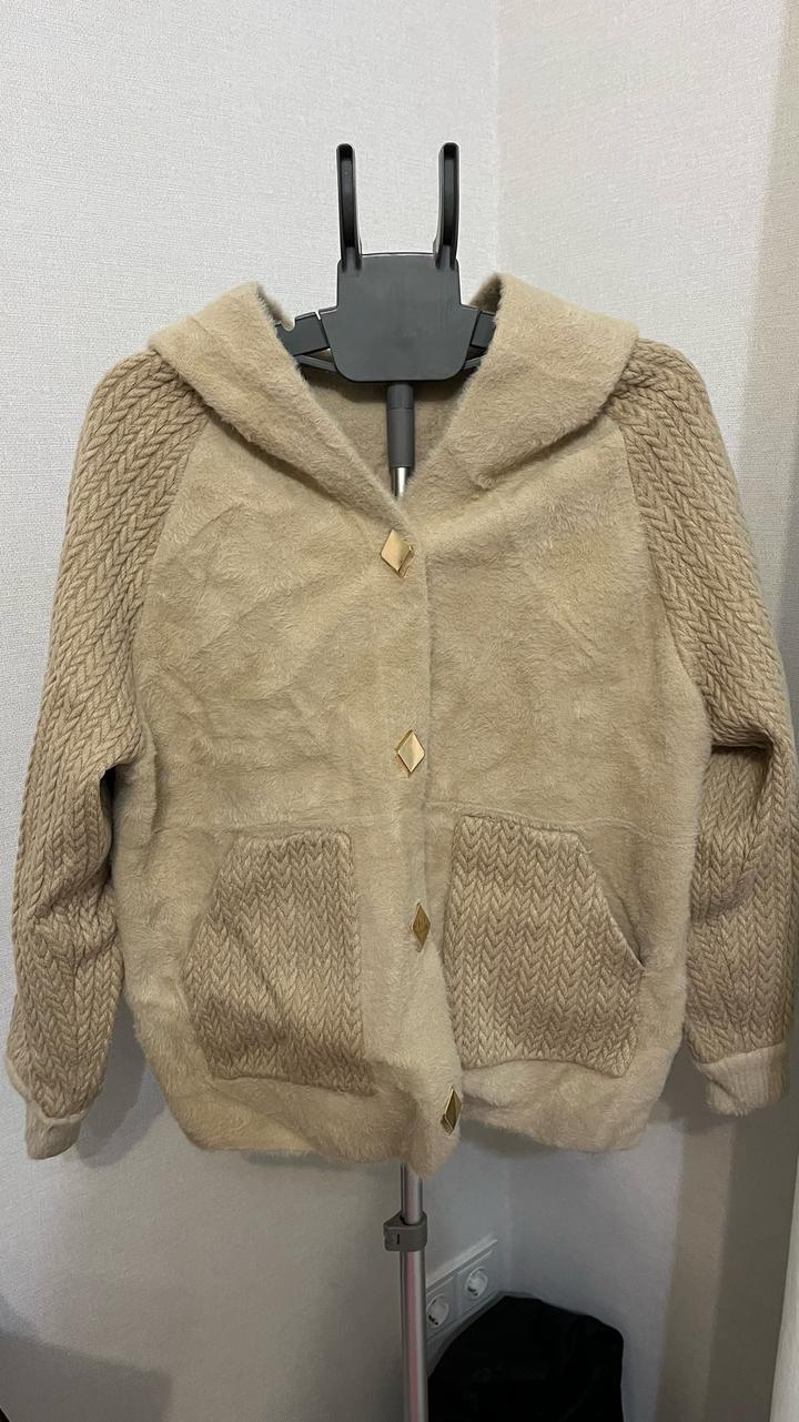 Женский кардиган с капюшоном