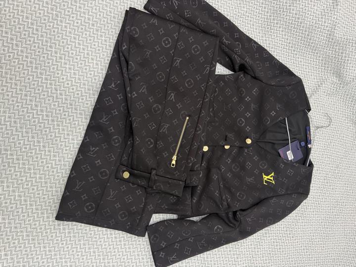Костюм Louis Vuitton