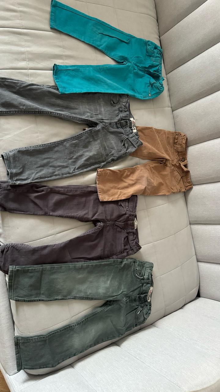 LC Waikiki Продам 5 пар  джинсов на 3 -4 года