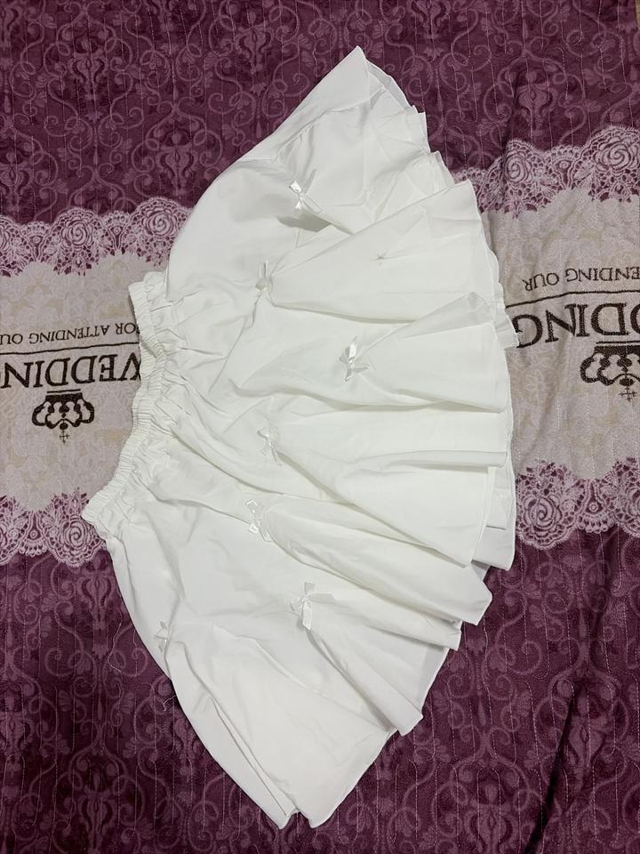 Белая юбка с бантиками
