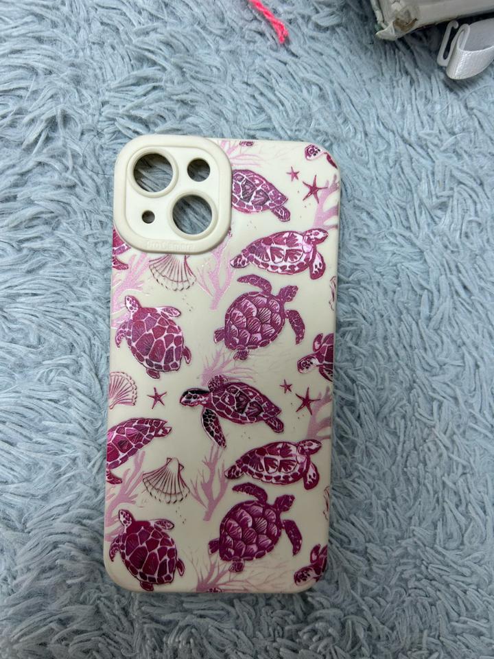 Чехлы на iPhone 14