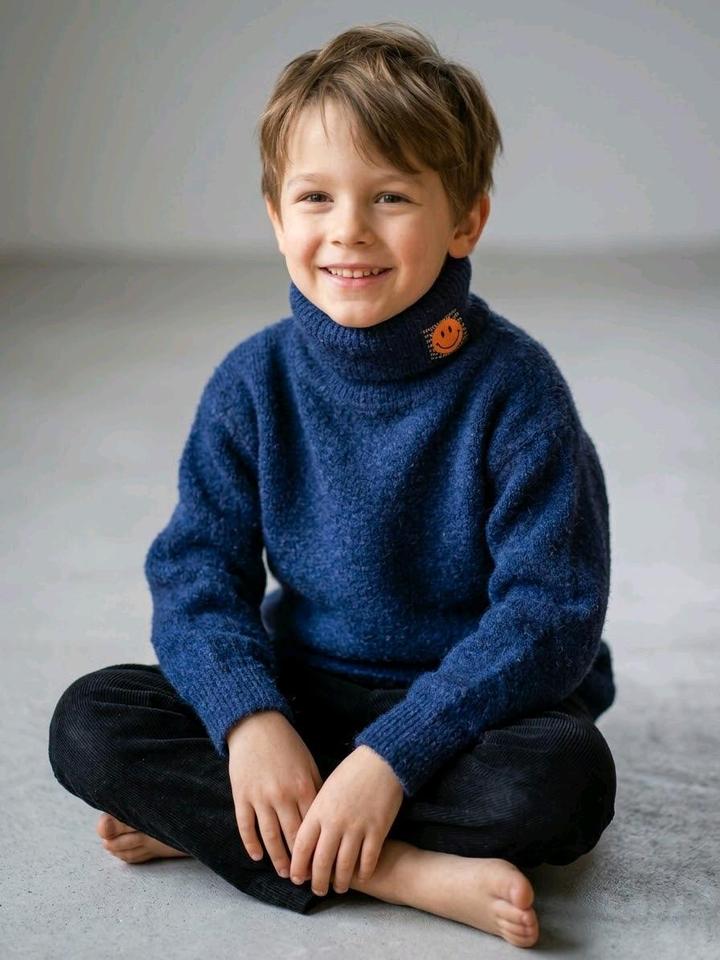Свитер с высоким горлом (4-6лет)