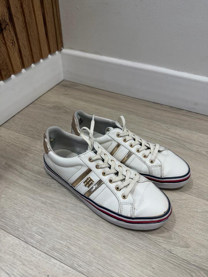 Tommy Hilfiger