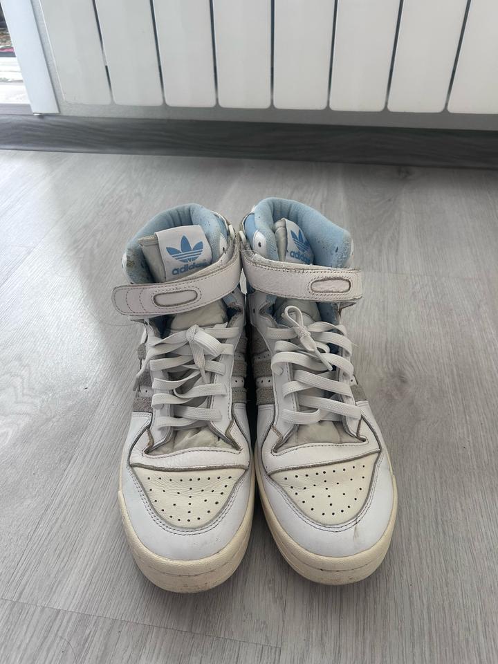 Кроссовки adidas