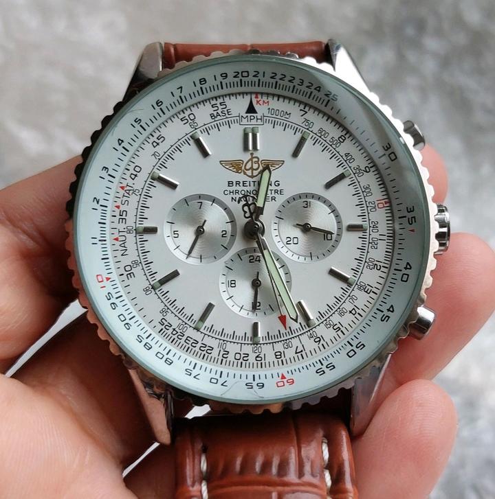 Мужские наручные часы Breitling Navitimer World.