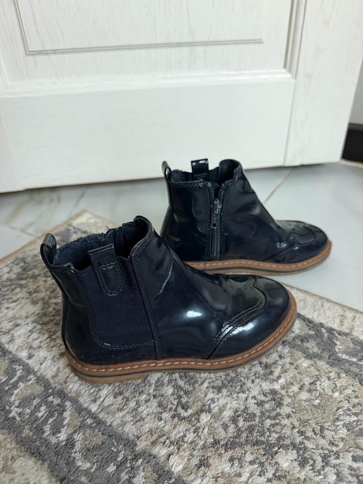 Ботинки лакированные на молнии Zara