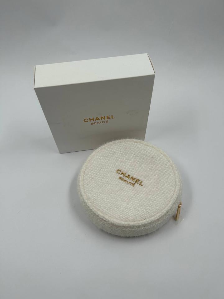 Абсолютно новая косметичка Chanel