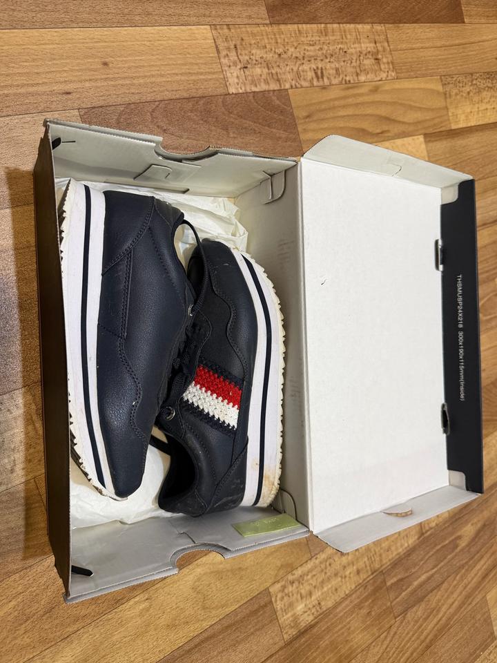Tommy Hilfiger