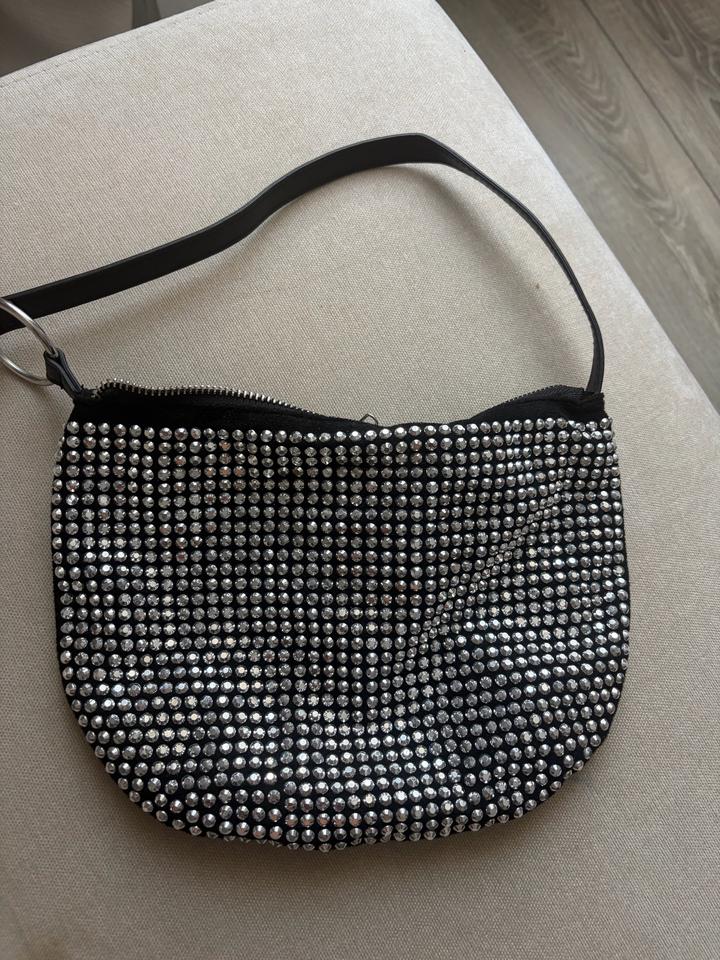 Сумка Bershka со стразами
