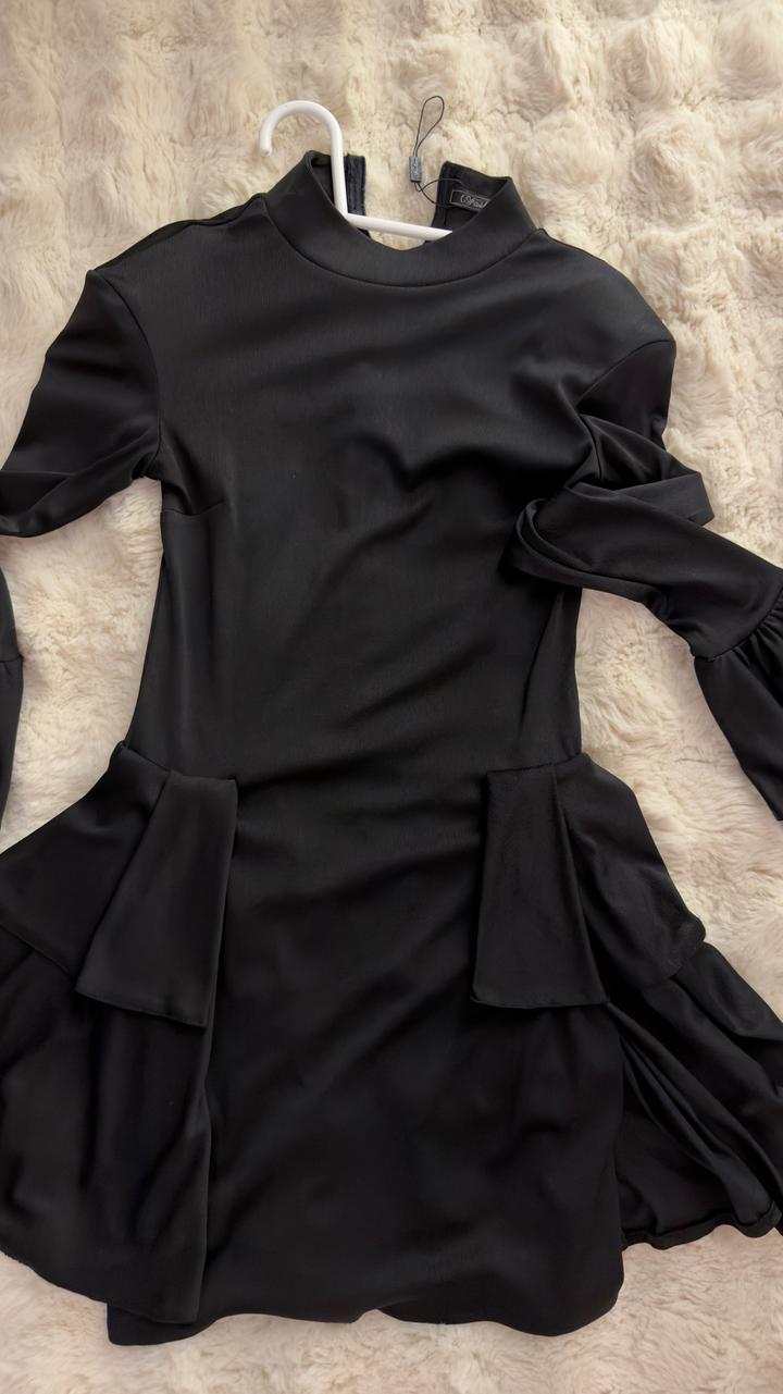 Fashion Черное платье с воланами