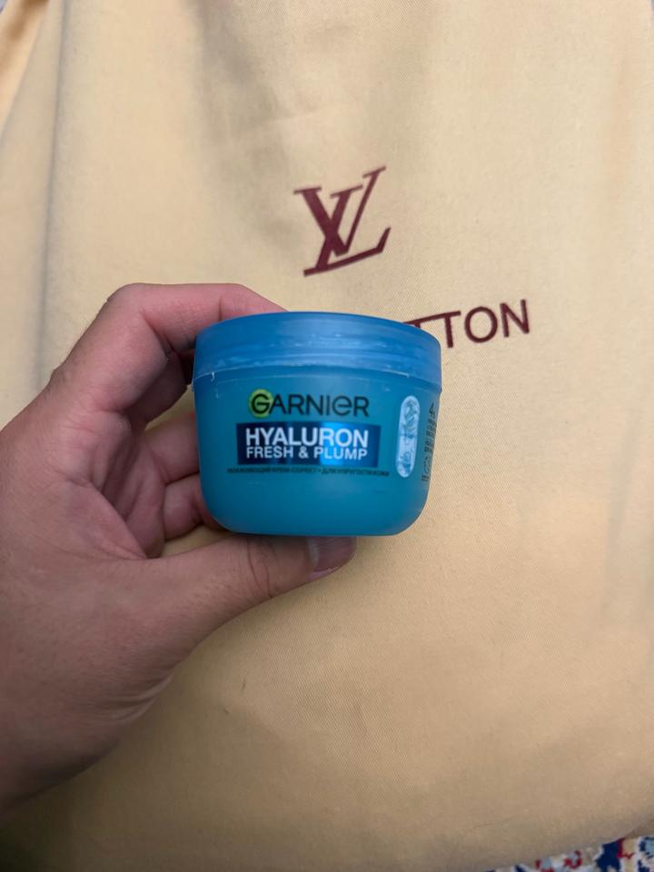 Увлажняющий крем для лица Garnier Hyaluron Fresh & Plump