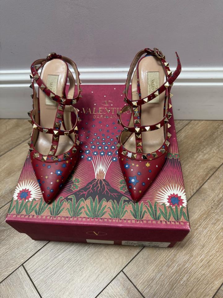 Туфли Valentino Garavani с заклепками Rockstud