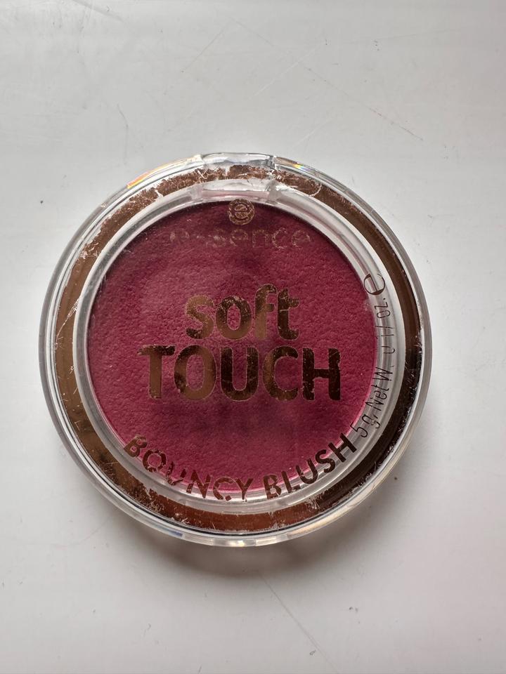 Румяна essence soft TOUCH BOUNCY BLUSH